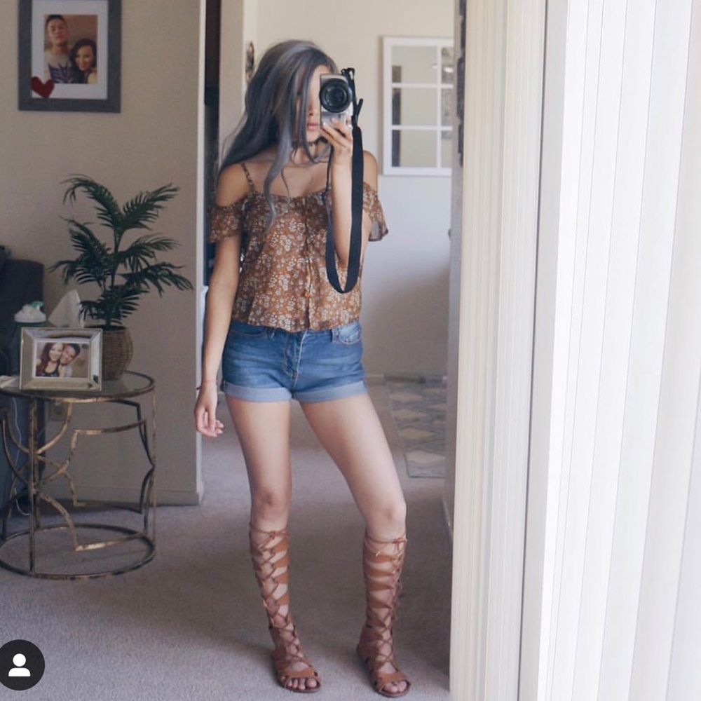 Cold shoulder top